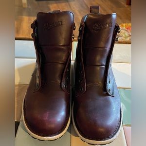 EUC Danner Logger 917 Boots, Size 9